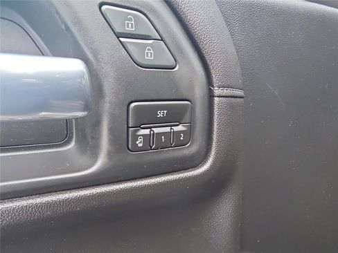 Used 2020 Chevrolet Silverado 1500 High Country w/ Technology Package AWD/4WD image 15