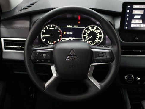 New 2026 Mitsubishi Outlander ES FWD image 21