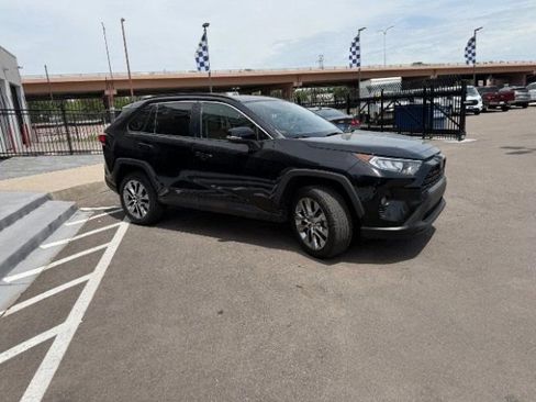 Used 2020 Toyota RAV4 XLE Premium w/ Carpet Mat Package AWD/4WD image 15