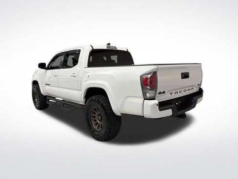 Used 2022 Toyota Tacoma TRD Sport w/ Technology Package image 10