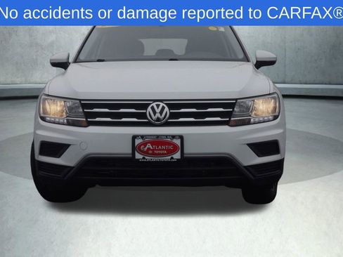 Used 2021 Volkswagen Tiguan SE w/ Panoramic Sunroof Package image 2