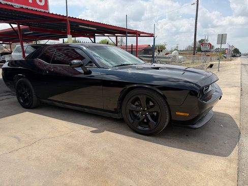 Used 2013 Dodge Challenger R/T Plus image 7