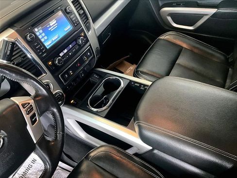Used 2018 Nissan Titan PRO-4X w/ Pro-4x Convenience Package image 20