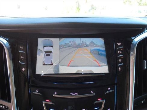 Used 2015 Cadillac Escalade Luxury image 22