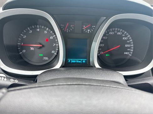 Used 2017 Chevrolet Equinox LT FWD image 23