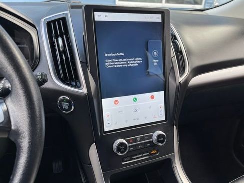 Used 2024 Ford Edge SEL image 11