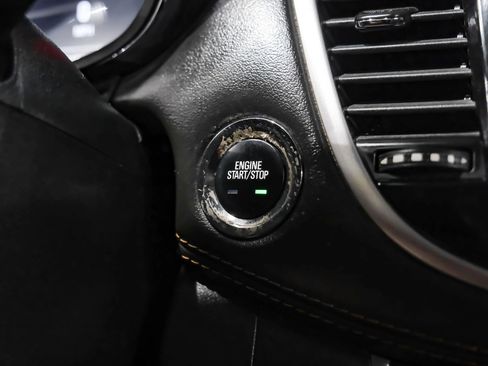 Used 2022 Chevrolet Trax LT w/ LT Convenience Package image 19