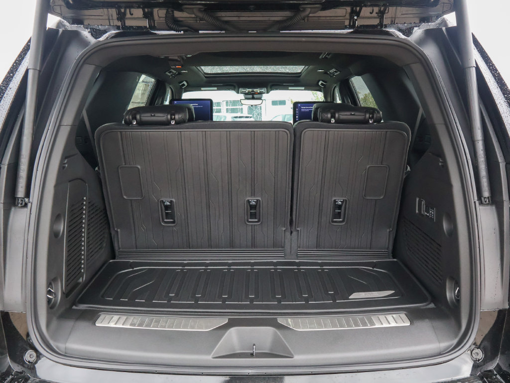 New 2026 GMC Yukon Denali w/ Denali Reserve Package AWD/4WD image 5