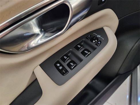 New 2025 Volvo XC90 B6 Core w/ Protection Package image 23