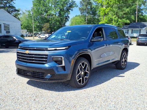 New 2026 Chevrolet Traverse High Country FWD image 3