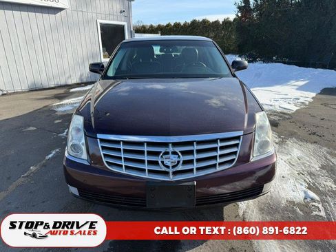 Used 2009 Cadillac DTS image 2
