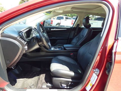 Used 2017 Ford Fusion Titanium FWD image 20
