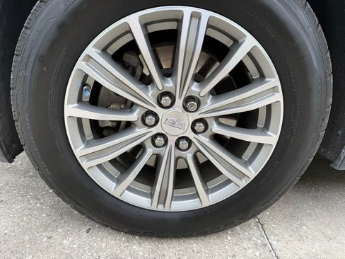 Used 2017 Cadillac XT5 Luxury w/ Driver Awareness Package image 12