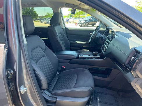 Used 2022 Nissan Pathfinder SV AWD/4WD image 8