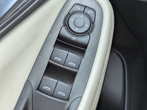 Used 2023 Buick Encore GX Preferred w/ Cold Weather Comfort Package FWD image 23