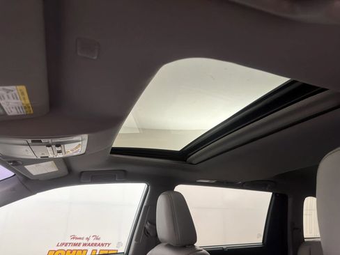 Used 2018 Toyota Highlander Limited AWD/4WD image 15