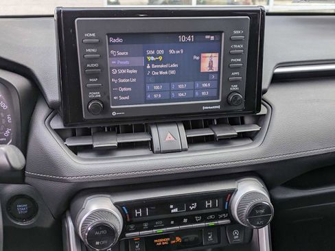 Used 2020 Toyota RAV4 XLE w/ Convenience Package image 28