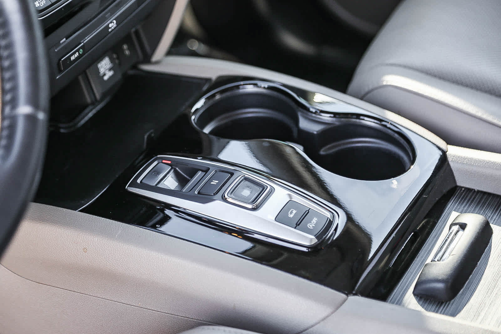 Used 2016 Honda Pilot Elite image 18