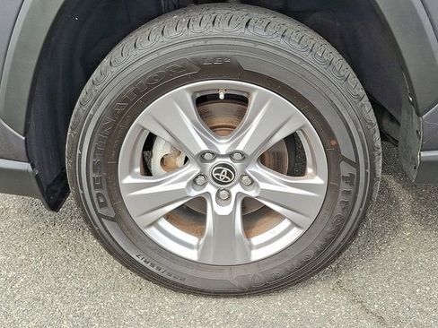 Certified 2022 Toyota RAV4 LE image 8