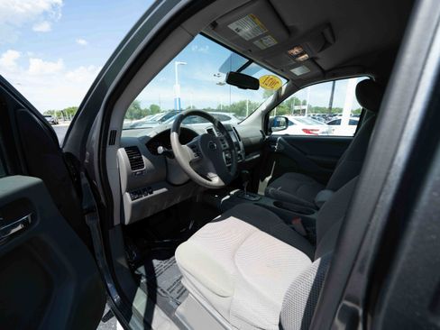 Used 2021 Nissan Frontier SV AWD/4WD image 8