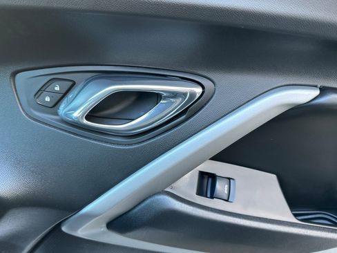 Used 2017 Chevrolet Camaro SS image 20