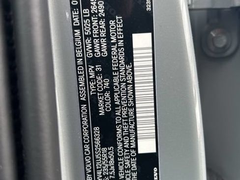 Certified 2025 Volvo XC40 B5 Core AWD/4WD image 27