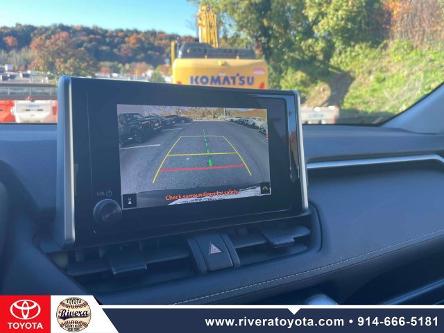 Used 2023 Toyota RAV4 LE AWD/4WD image 28