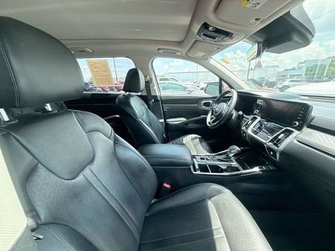 Used 2023 Kia Sorento SX AWD/4WD image 13
