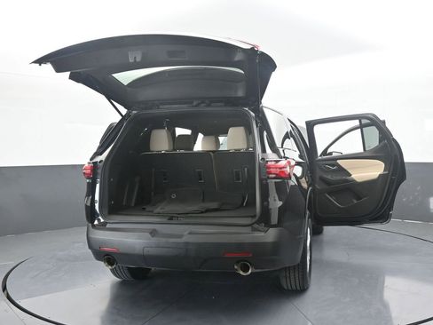 Used 2023 Chevrolet Traverse LS image 72