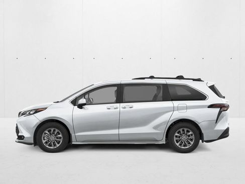 New 2026 Toyota Sienna XLE FWD image 3