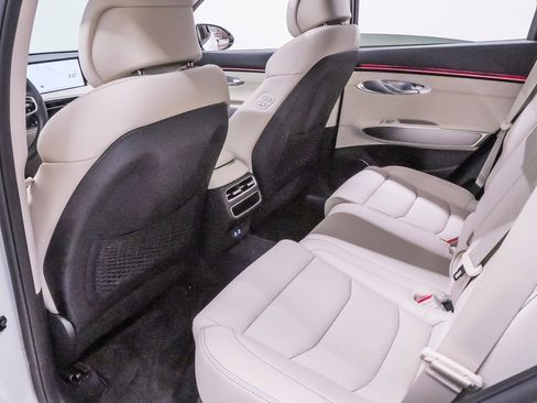 Certified 2026 Genesis GV70 2.5T Select image 11