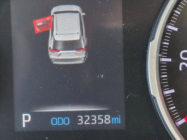 Used 2021 Toyota RAV4 XLE FWD image 10