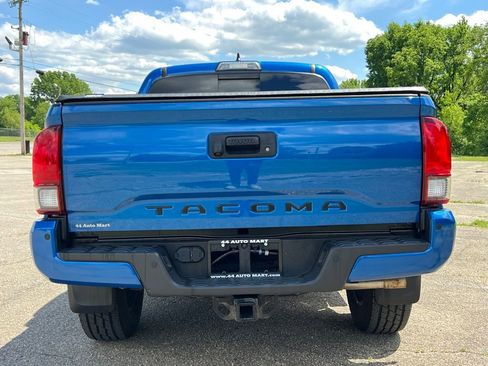 Used 2018 Toyota Tacoma TRD Sport w/ Technology Package AWD/4WD image 6