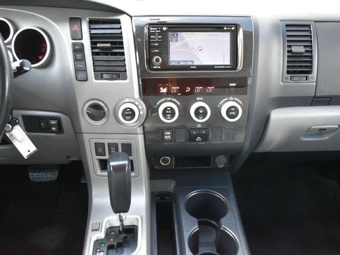 Used 2013 Toyota Sequoia SR5 AWD/4WD image 18