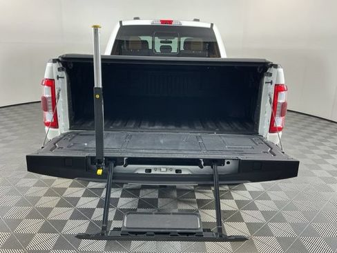 Used 2021 Ford F150 Platinum w/ FX4 Off-Road Package AWD/4WD image 8