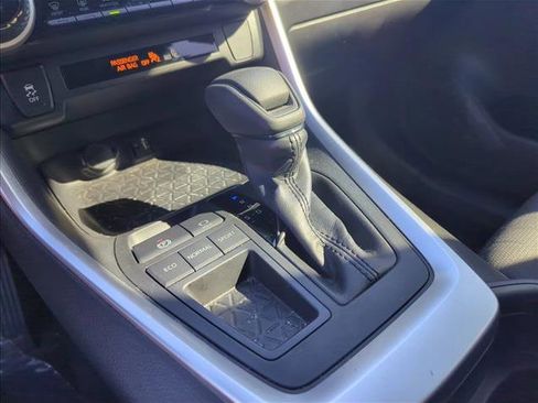 Used 2019 Toyota RAV4 XLE image 15