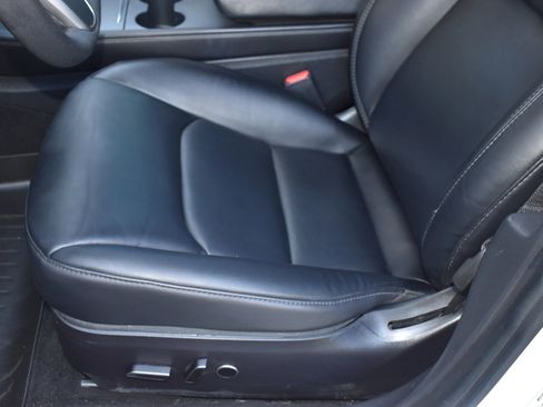 Used 2023 Tesla Model 3 Standard Range image 11