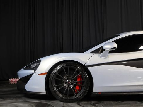 Used 2017 McLaren 570S Coupe RWD image 2