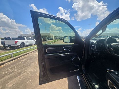 Used 2020 RAM 1500 Laramie RWD image 13