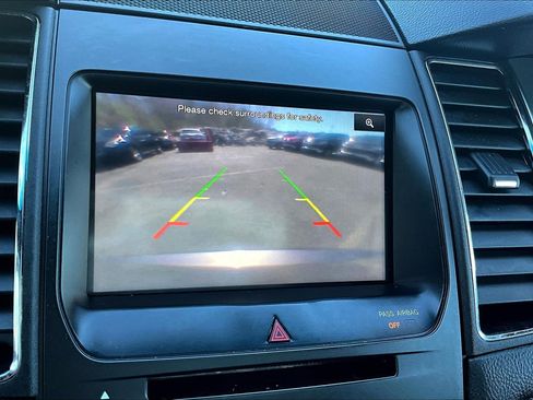 Used 2013 Ford Taurus SEL image 9