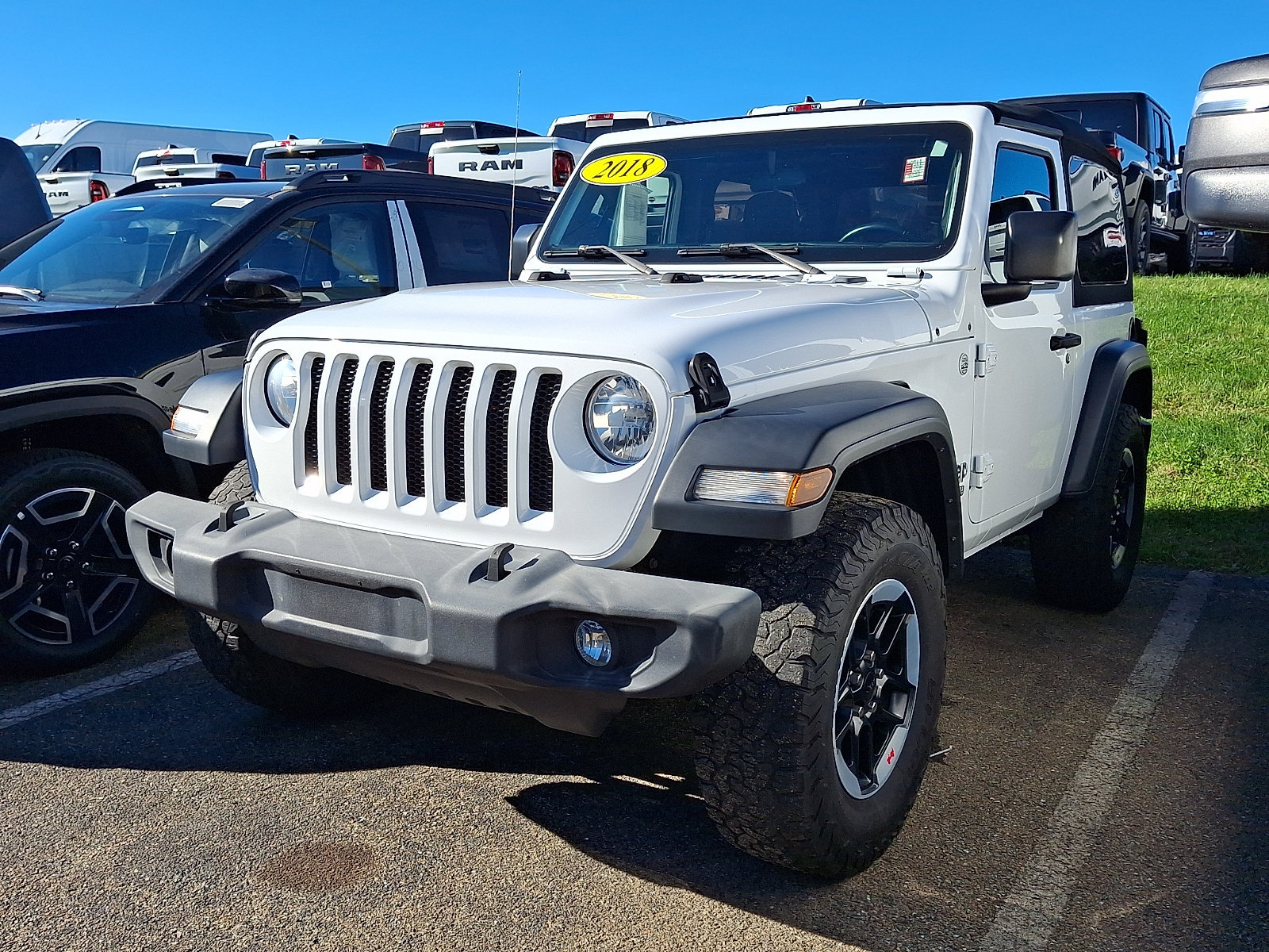 Used 2018 Jeep Wrangler Sport AWD/4WD image 2