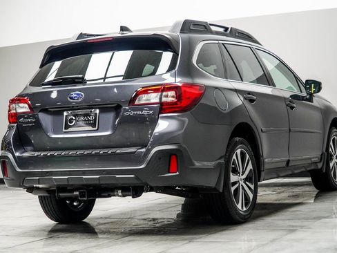Used 2019 Subaru Outback 2.5i Limited w/ Popular Package #2 image 11