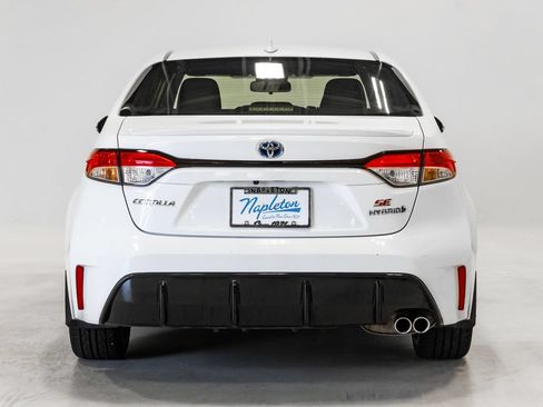 Used 2024 Toyota Corolla SE w/ SE Package AWD/4WD image 28