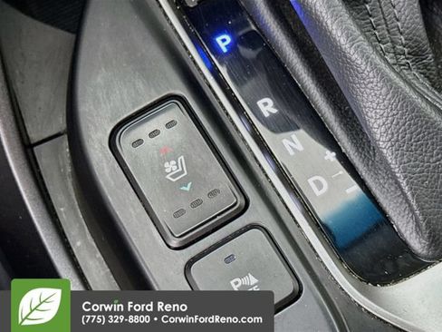 Used 2017 Hyundai Santa Fe Limited AWD/4WD image 21