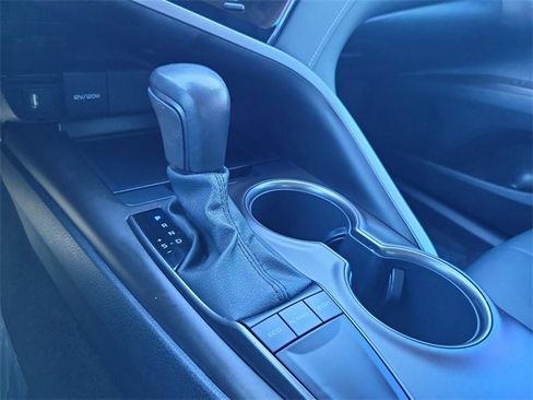 Used 2023 Toyota Camry SE image 19