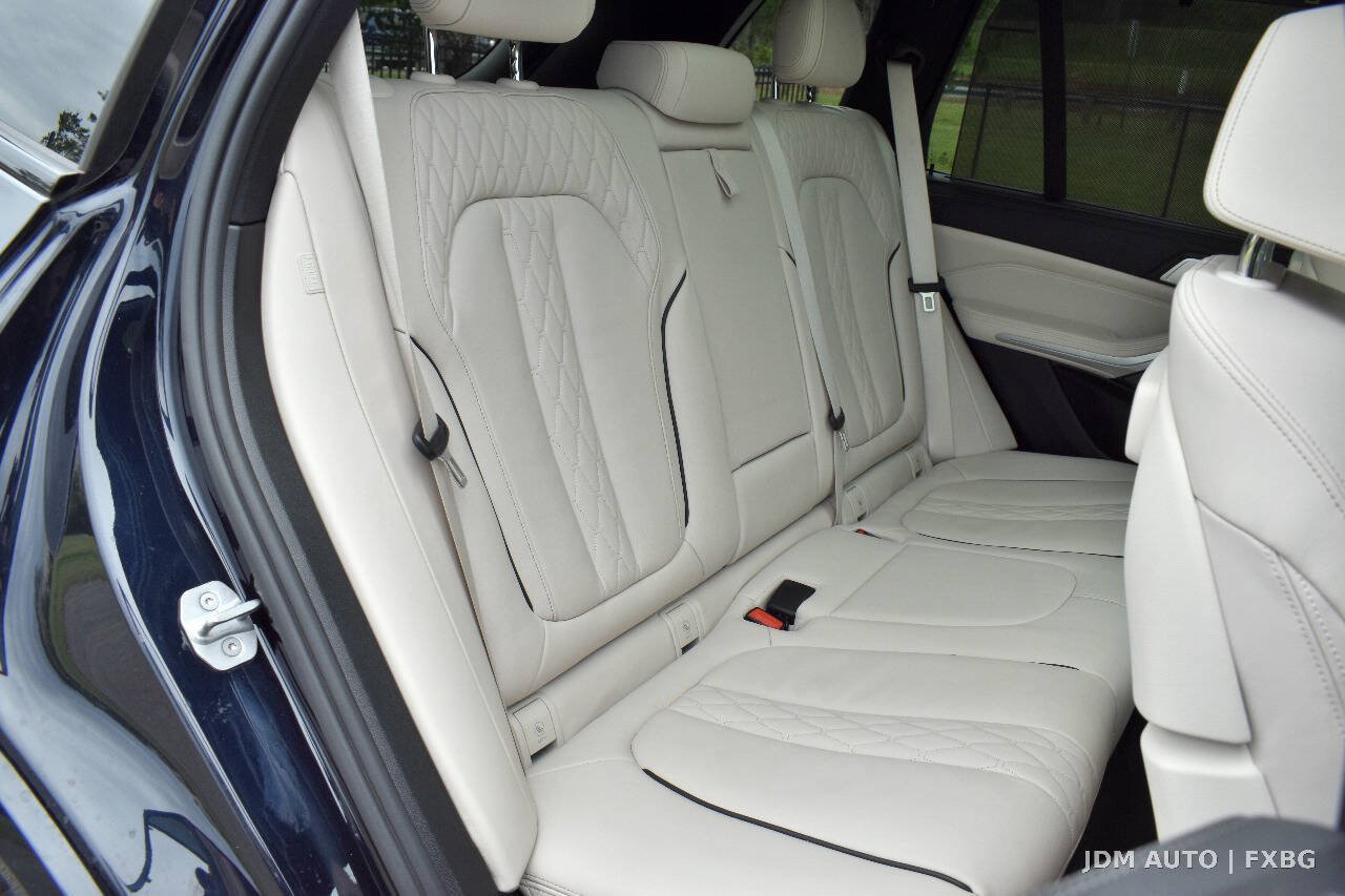 Used 2020 BMW X5 M50i w/ Executive Package AWD/4WD image 17