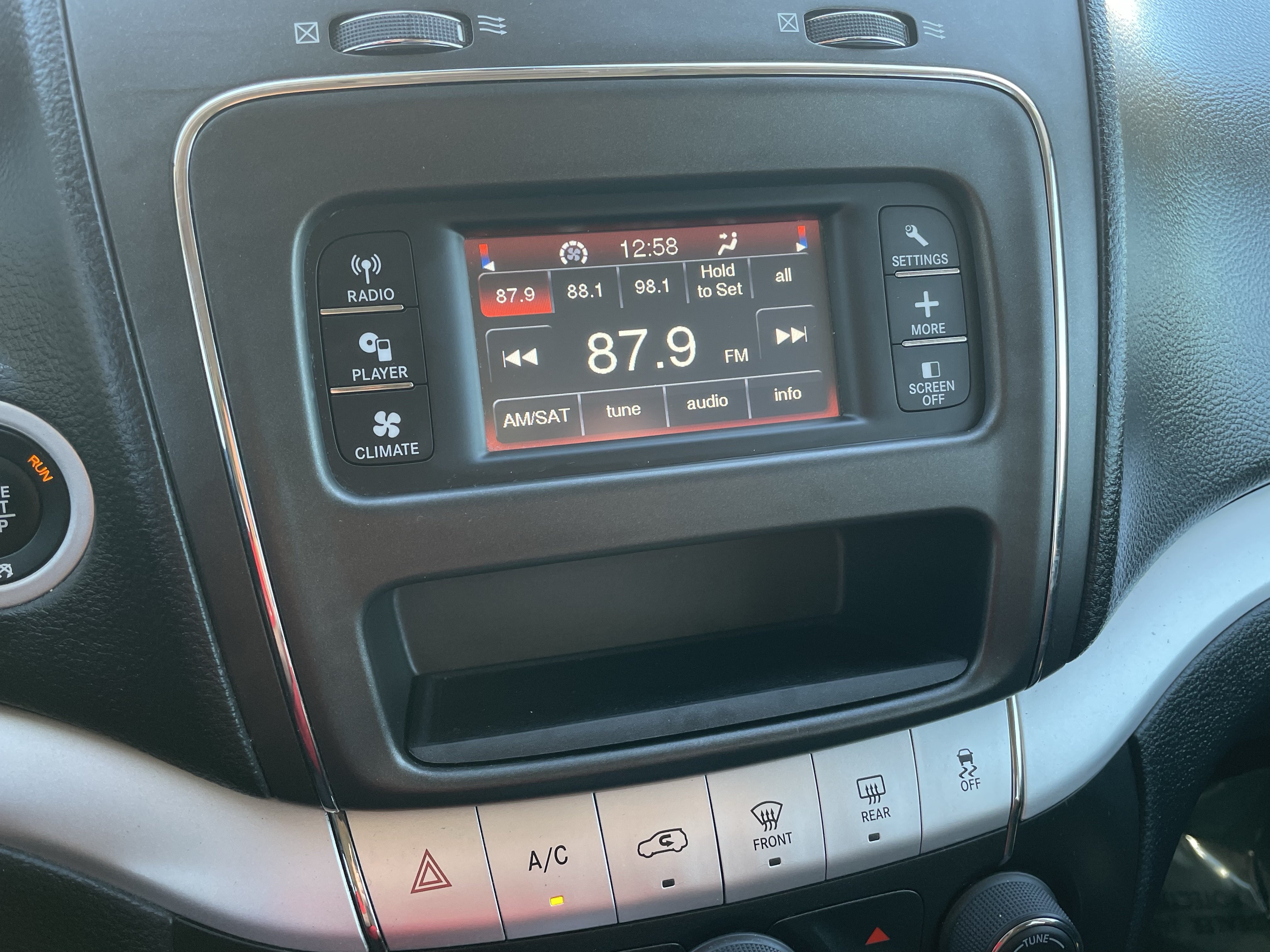 Used 2020 Dodge Journey SE w/ SE Popular Equipment Group FWD image 29