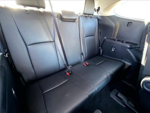 Used 2024 Toyota Highlander XLE image 24