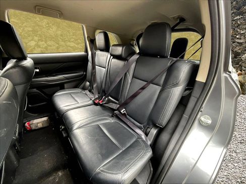 Used 2020 Mitsubishi Outlander SEL image 14