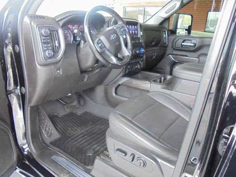 Used 2023 Chevrolet Silverado 3500 LTZ w/ LTZ Plus Package image 7